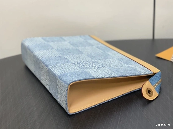 LOUIS VUITTON VOYAGE-27*21*6CM POCHETTE 0205